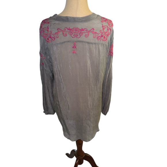 Johnny Was Pink Embroidered Gray Top - Picture 2 of 4